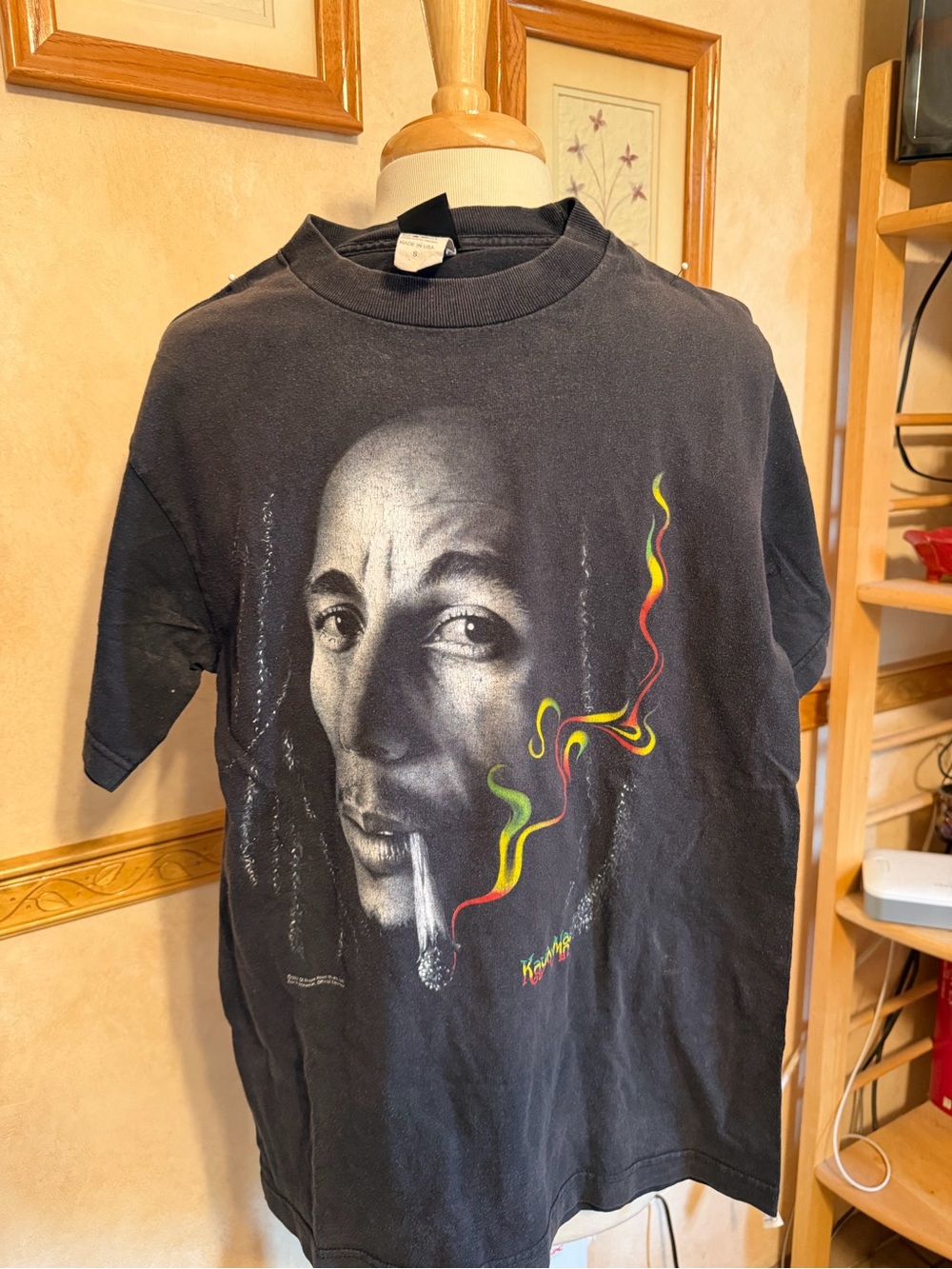 Graphic Bob Marley Black Smoke Portrait Tee